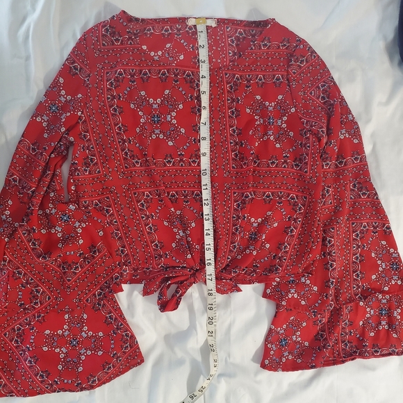 : Altar’d State MacKenzie Crop Top with double Bell Sleeves sz small red - Picture 5 of 9